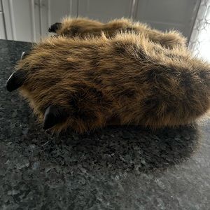 Chewbacca one’s slippers size M